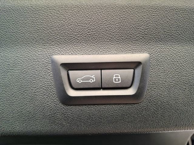 Used 2025 BMW X4 M40i w/ Premium Package image 30