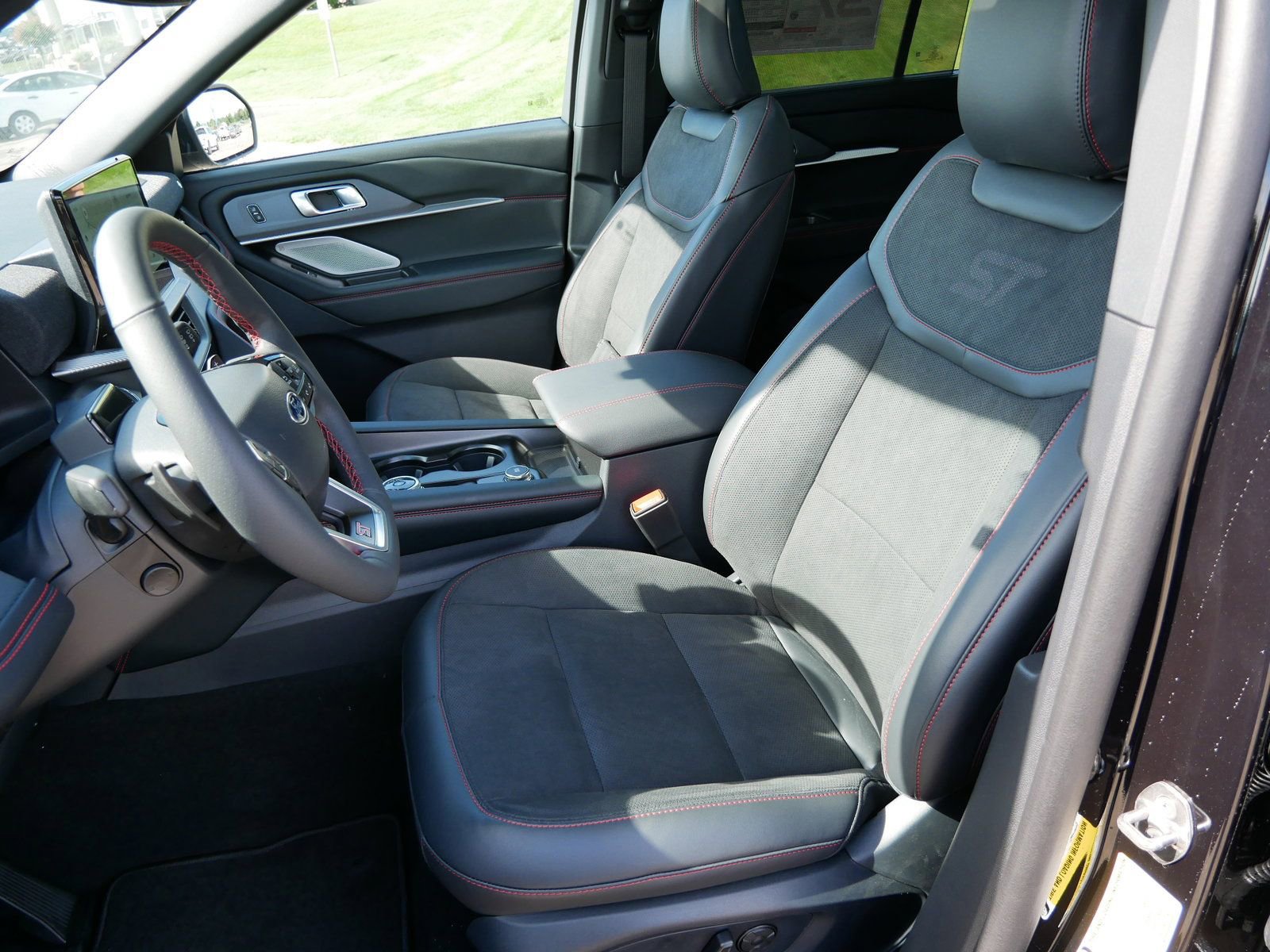 New 2025 Ford Explorer ST image 14