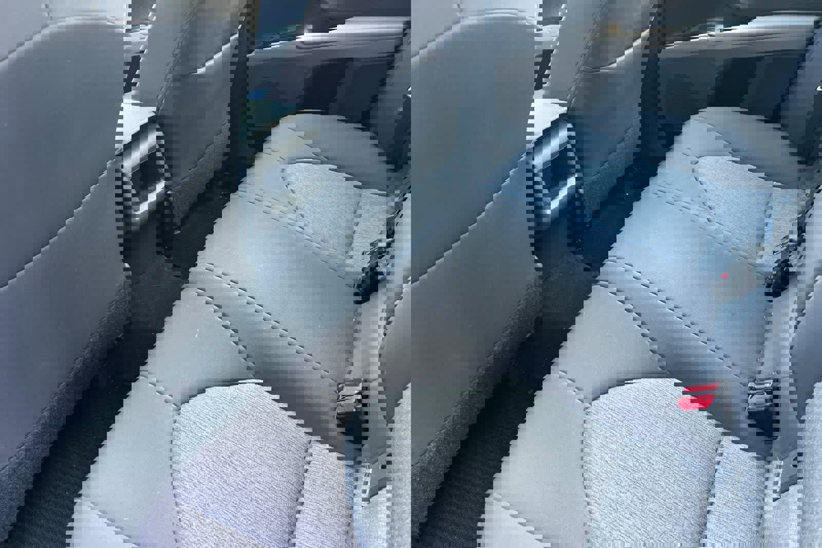 Used 2021 Toyota Camry LE image 5