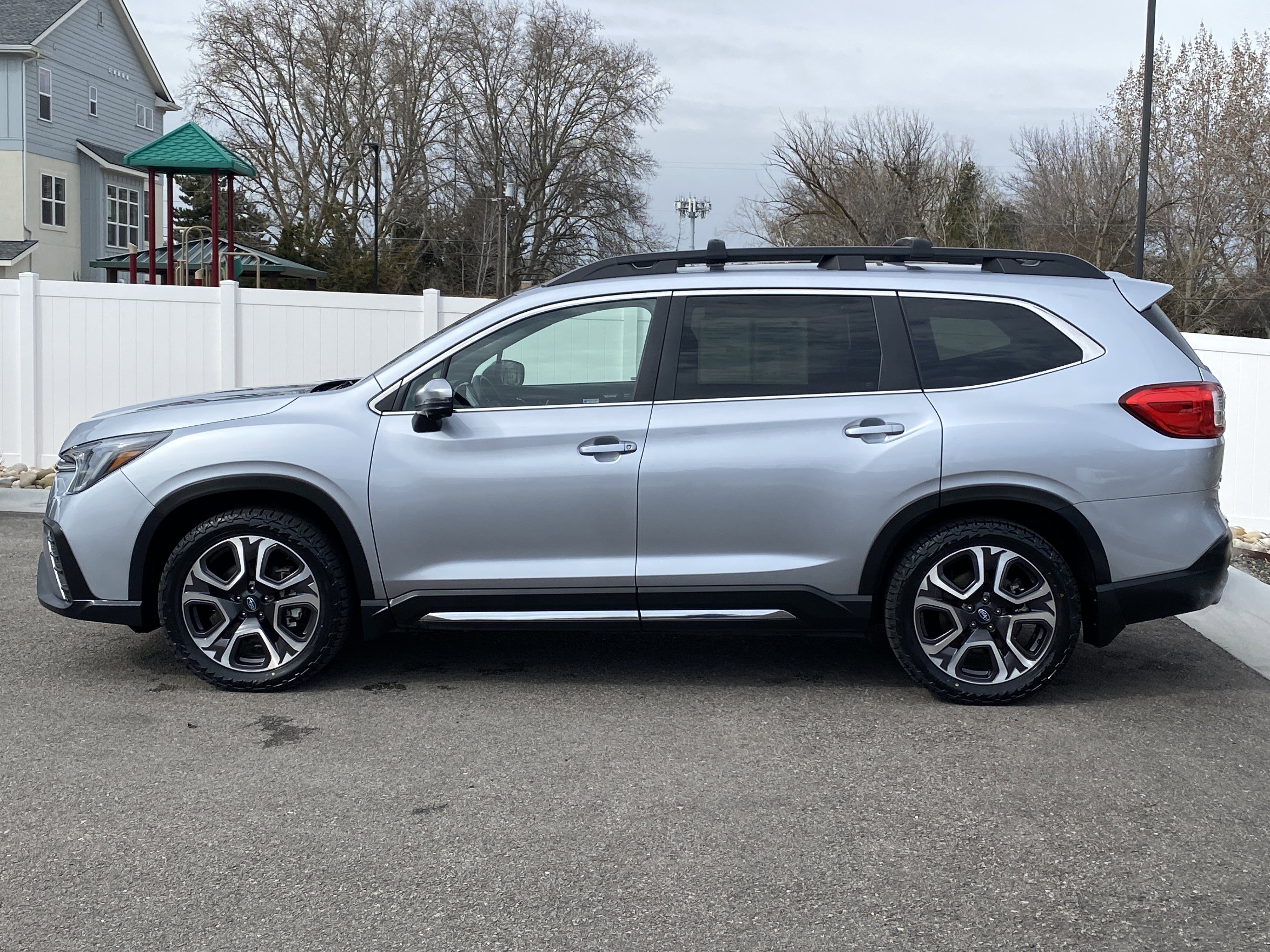 Certified 2023 Subaru Ascent Limited w/ Technology Package image 3