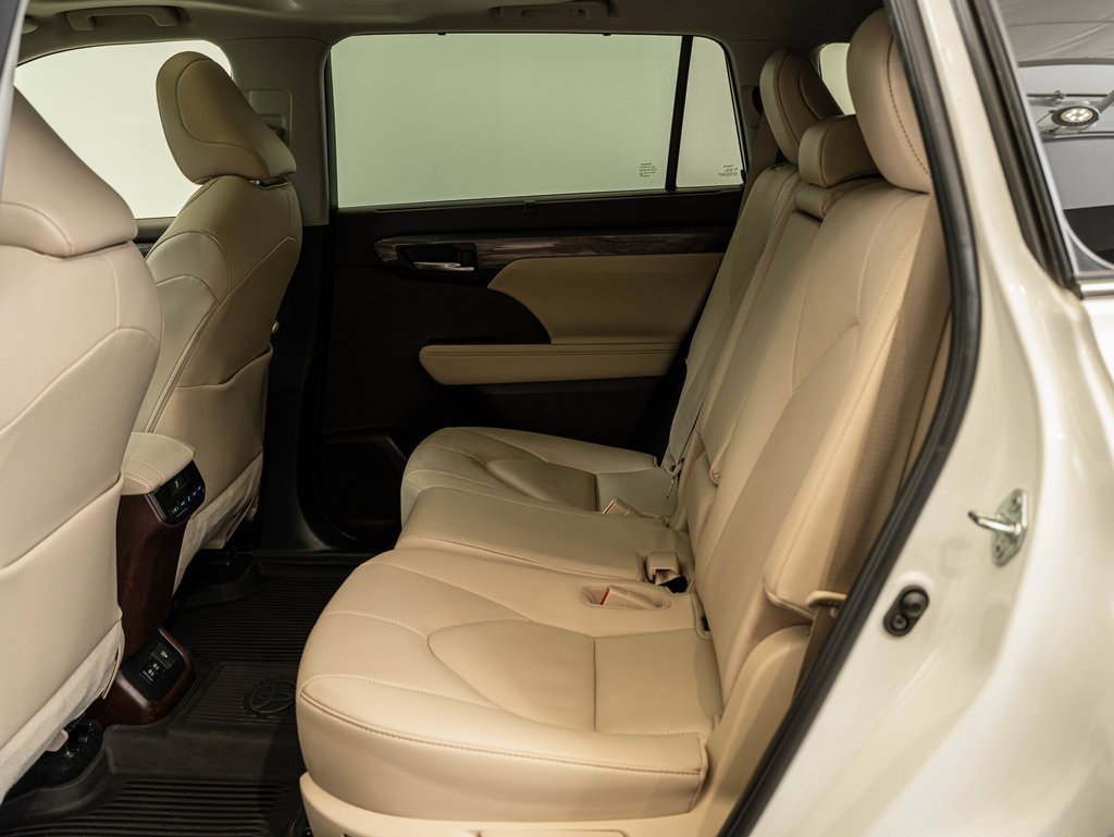 Used 2021 Toyota Highlander Limited image 36