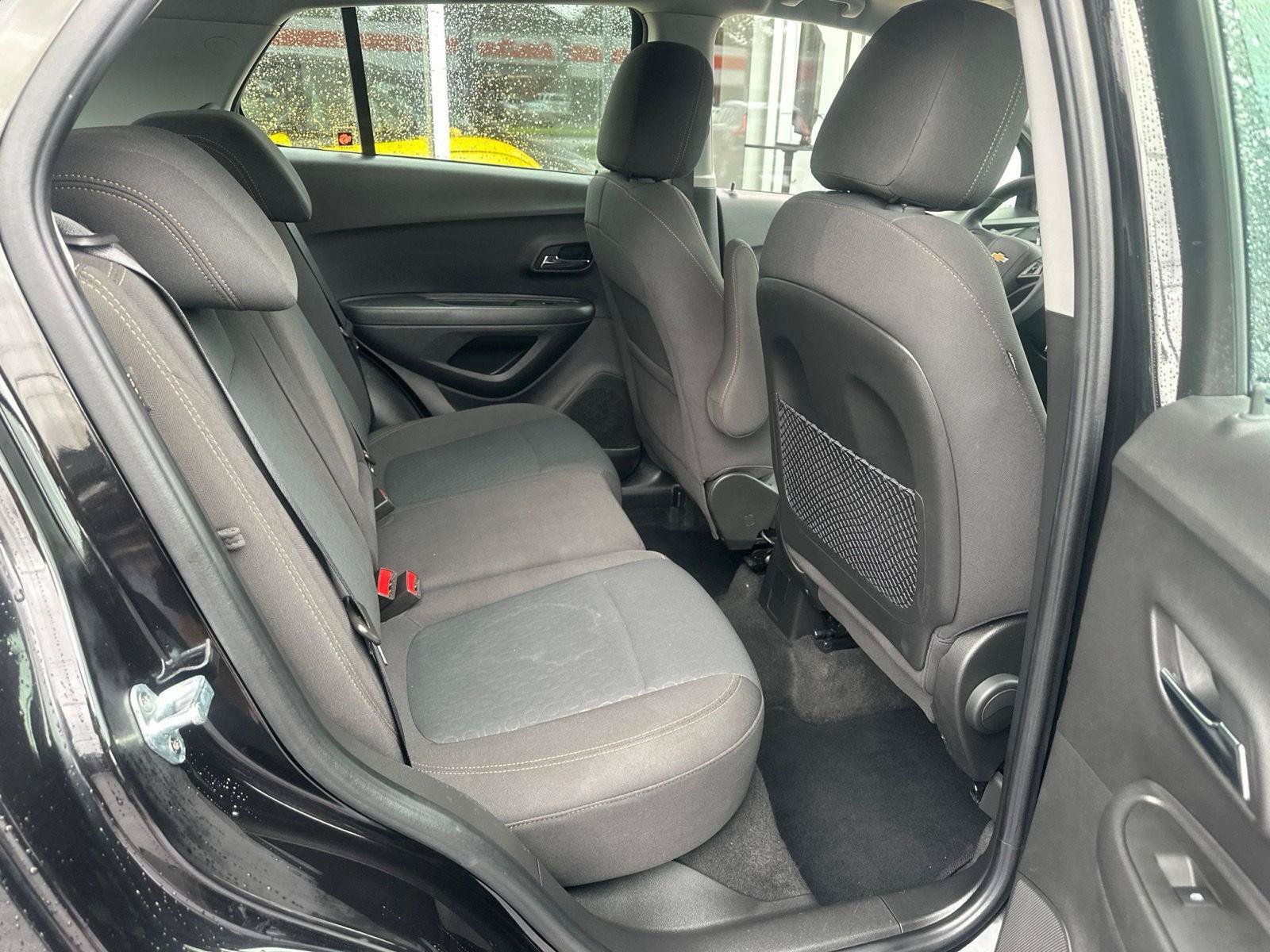 Used 2020 Chevrolet Trax LS FWD image 11