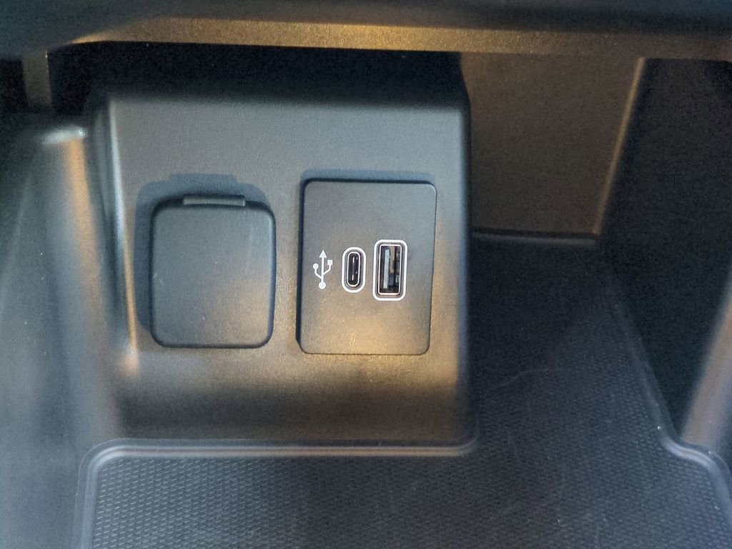 Used 2025 Ford Explorer ST image 23