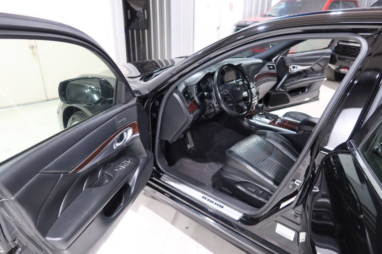Used 2015 INFINITI Q70 3.7 w/ Sport Package RWD image 18