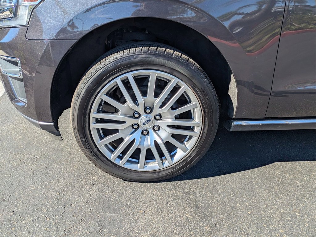 Used 2024 Ford Expedition Limited image 42
