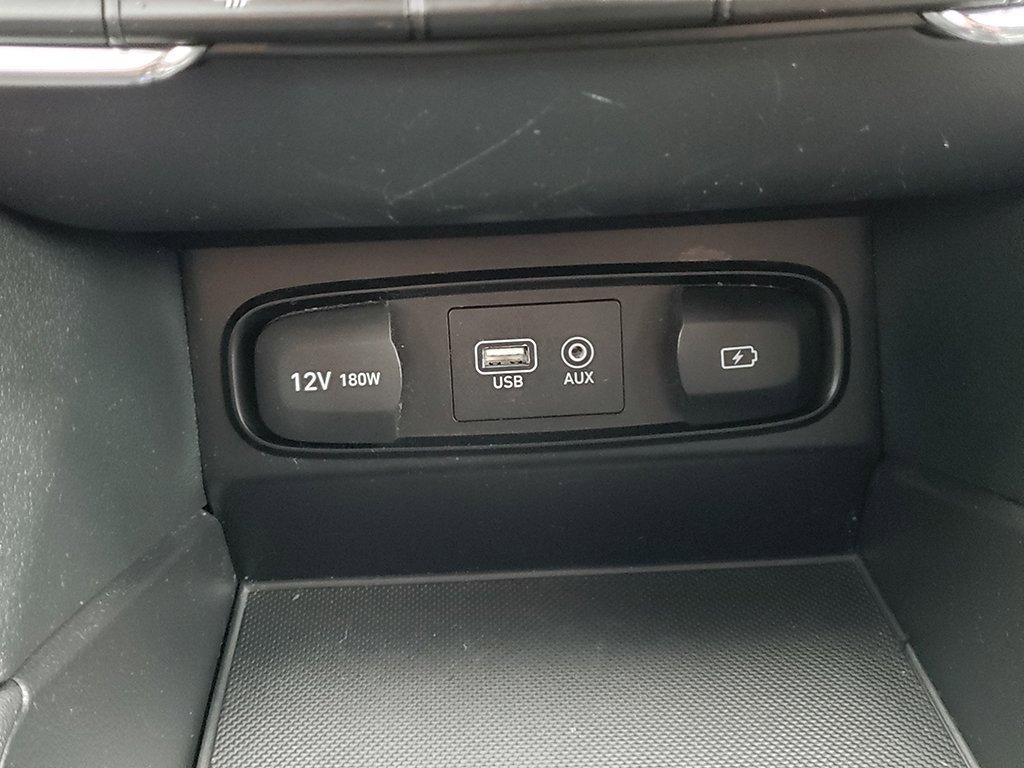 Used 2020 Hyundai Santa Fe SE image 23