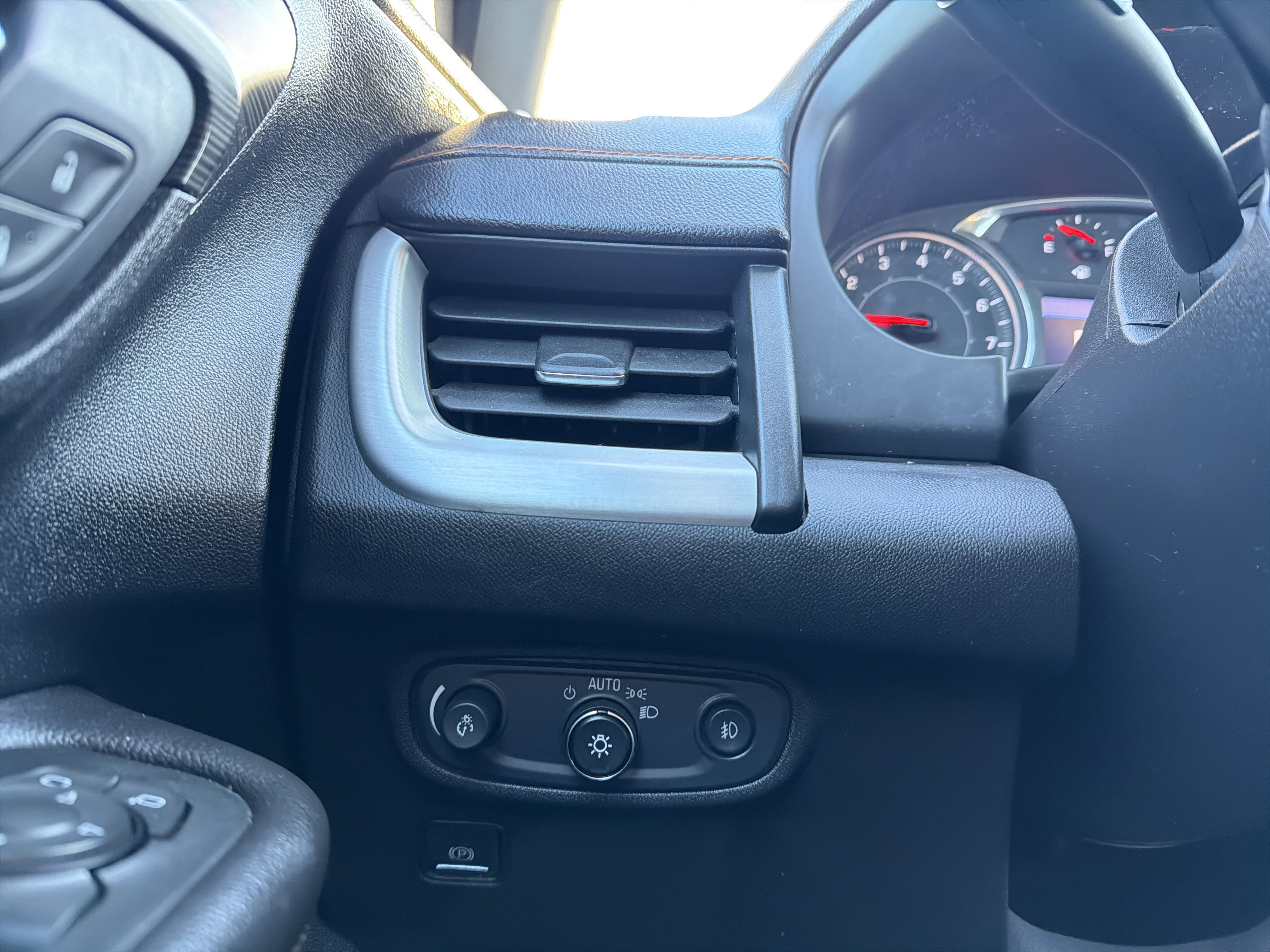 Certified 2021 GMC Terrain SLT w/ Infotainment Package II image 24