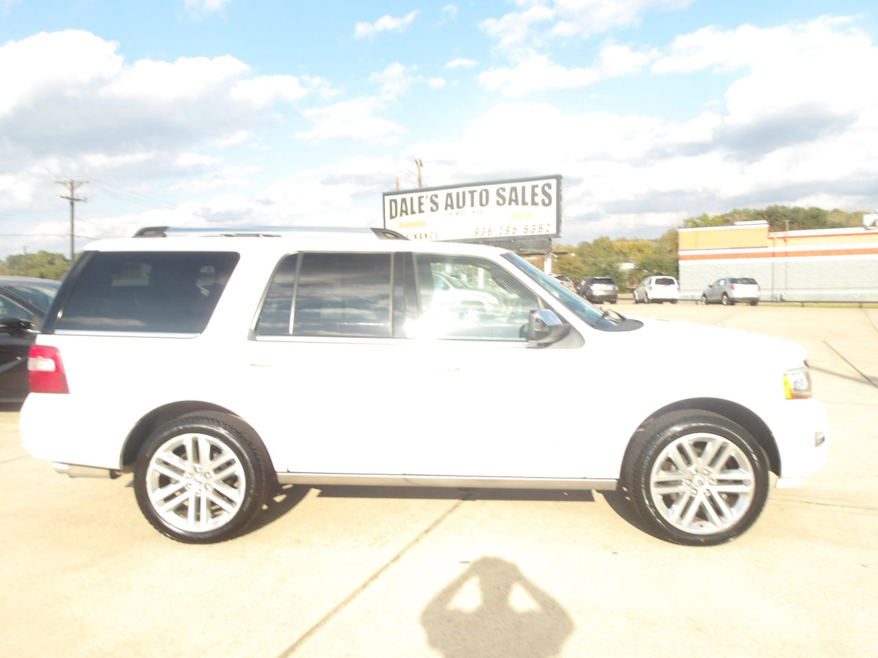 Used 2017 Ford Expedition Platinum image 5