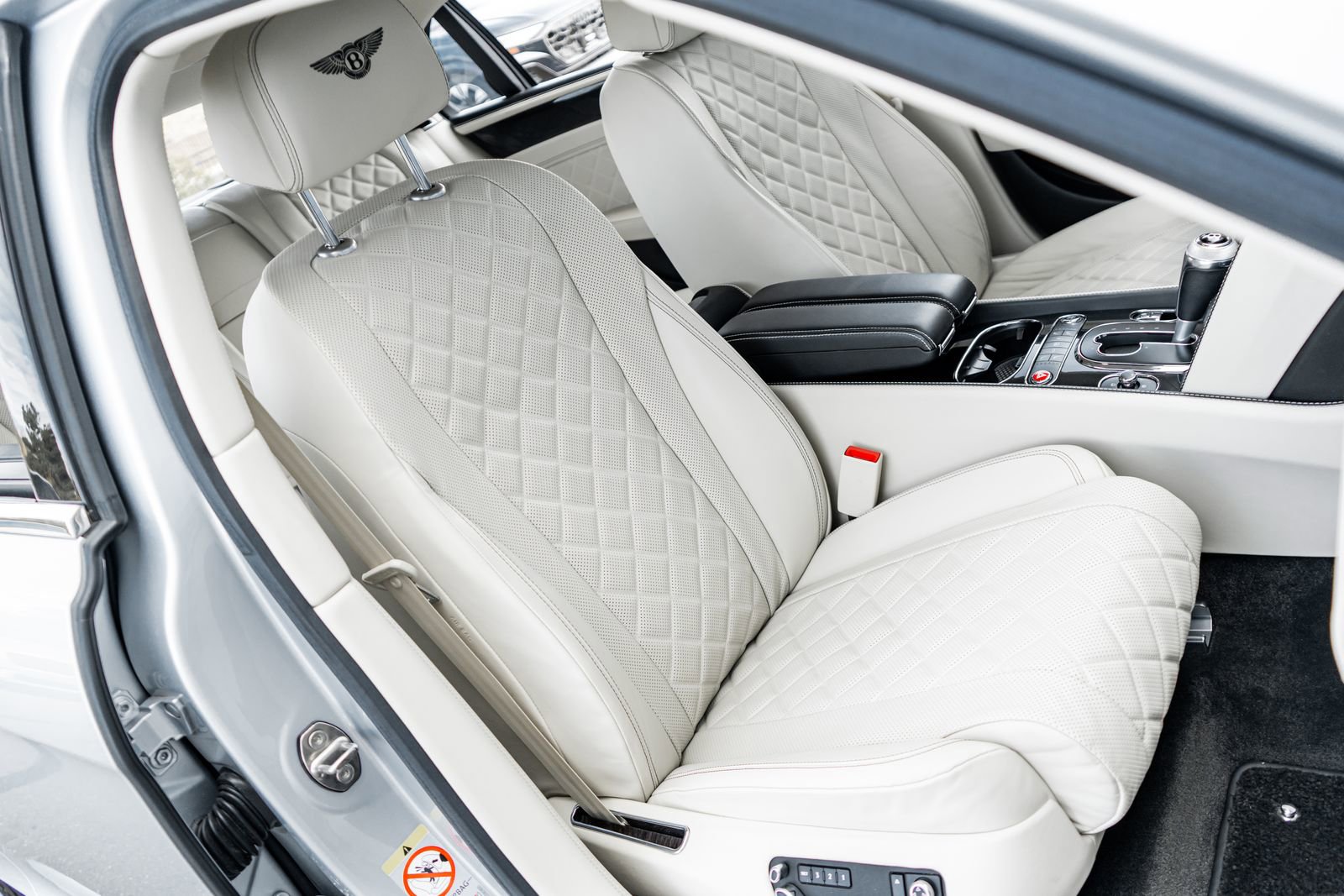 Used 2018 Bentley Flying Spur V8 image 40