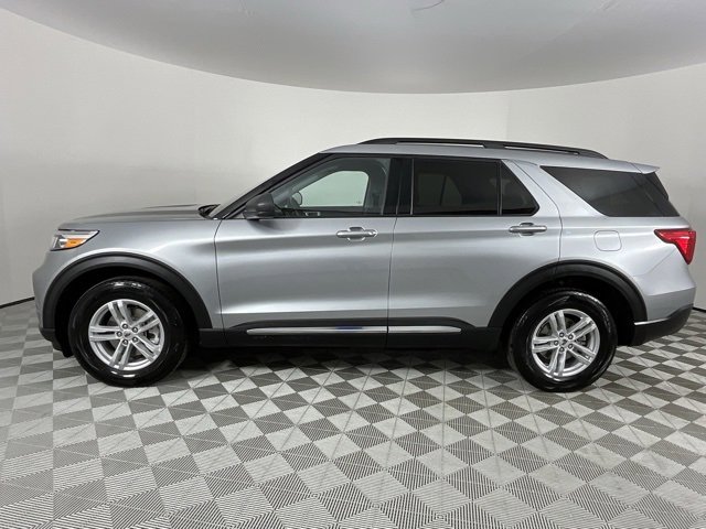 Used 2024 Ford Explorer XLT w/ Equipment Group 202A image 10