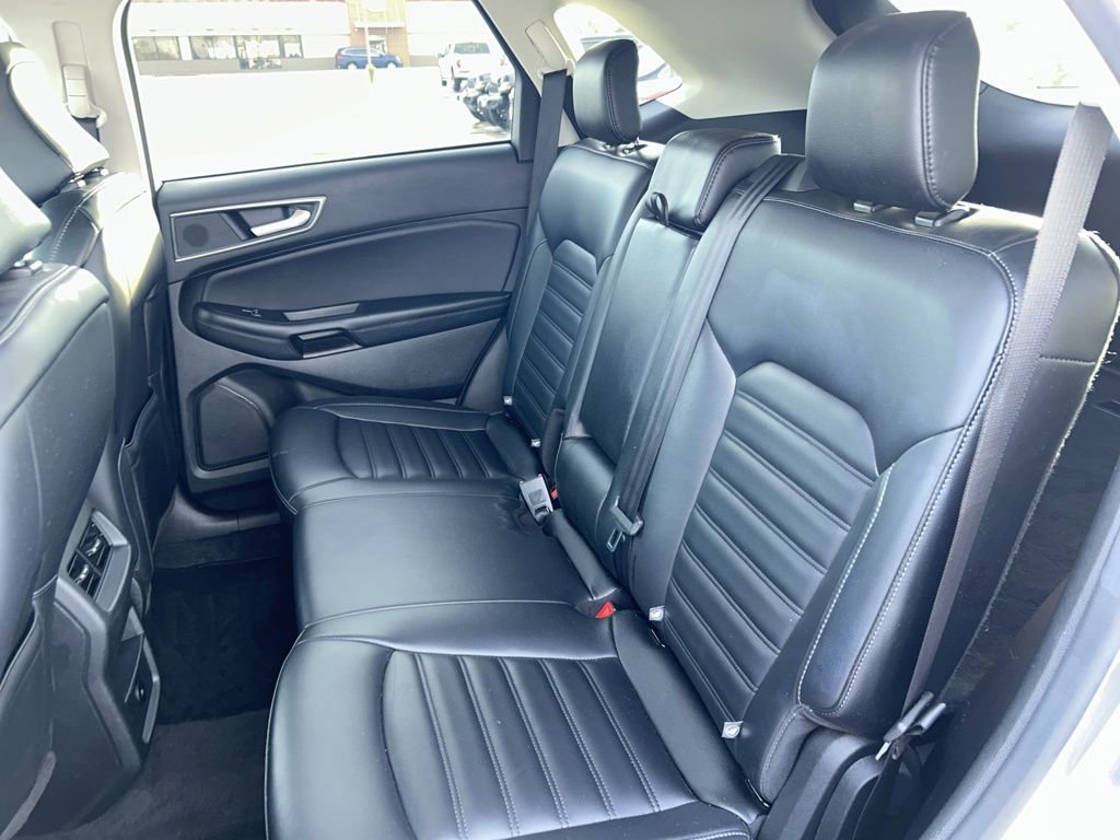 Used 2024 Ford Edge SEL image 16