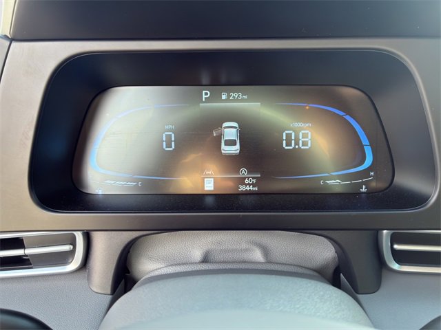 Used 2025 Hyundai Elantra SE w/ Cargo Package image 12