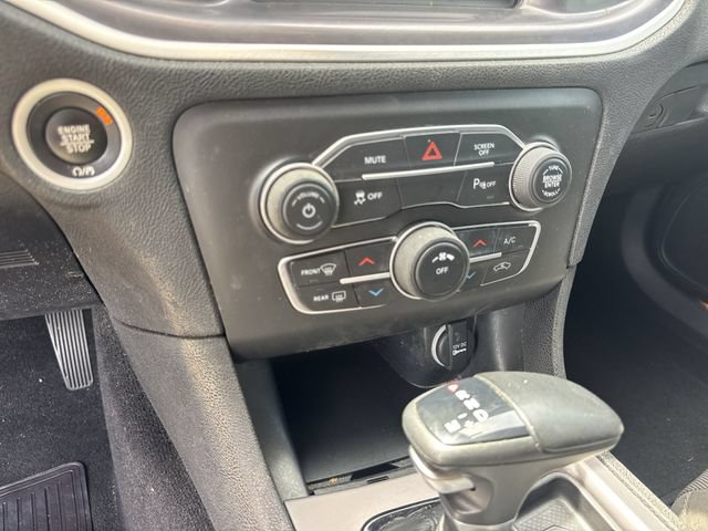 Used 2022 Dodge Charger SXT w/ Blacktop Package RWD image 27