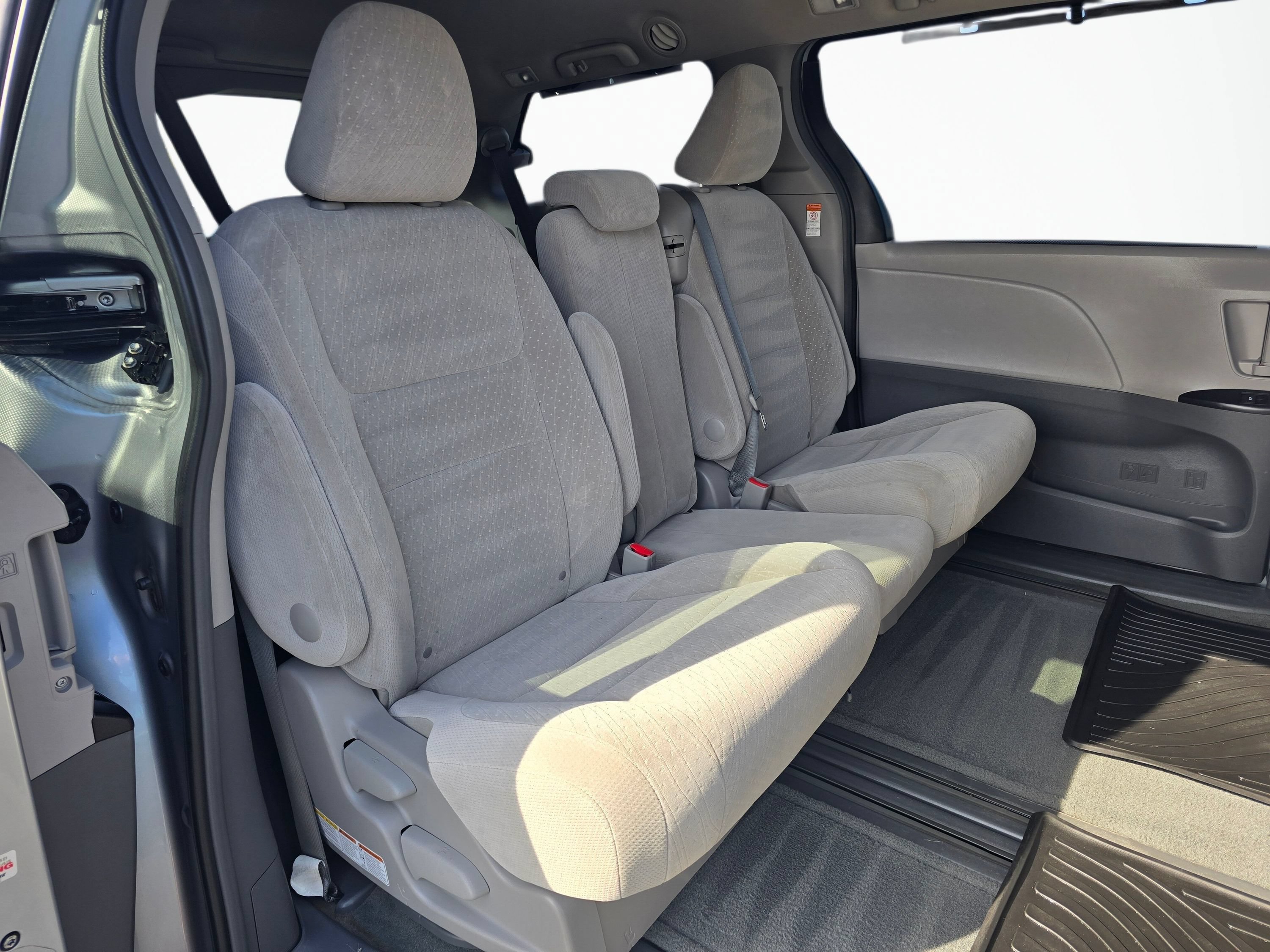 Used 2017 Toyota Sienna LE FWD image 21