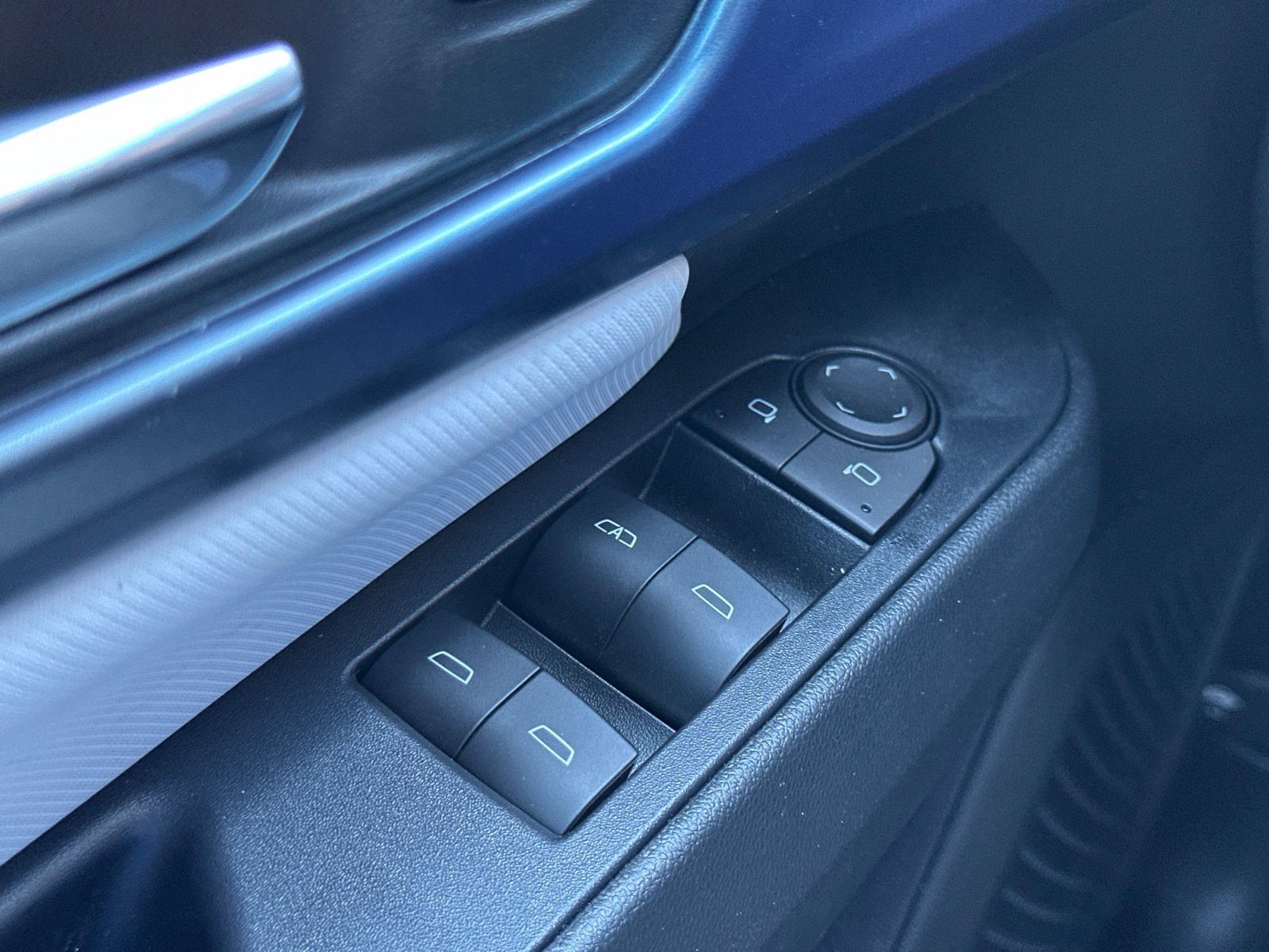 New 2026 Chevrolet Equinox EV LT FWD image 36