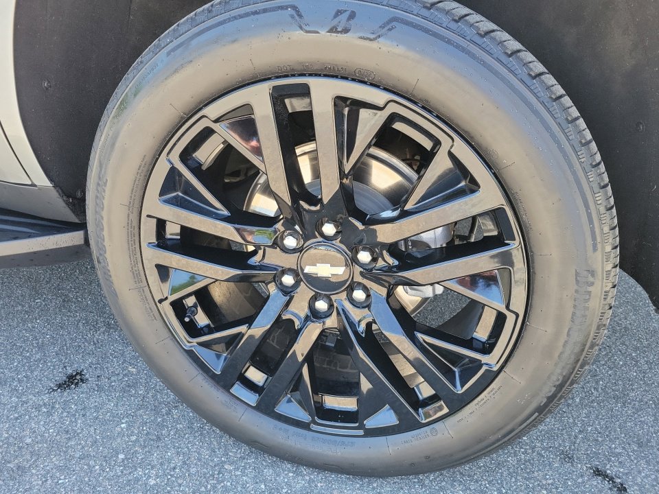 Used 2024 Chevrolet Tahoe Premier w/ Premium Package 2 AWD/4WD image 27