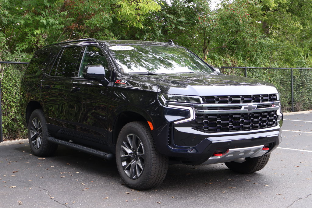 Used 2022 Chevrolet Tahoe Z71 w/ Luxury Package AWD/4WD image 13