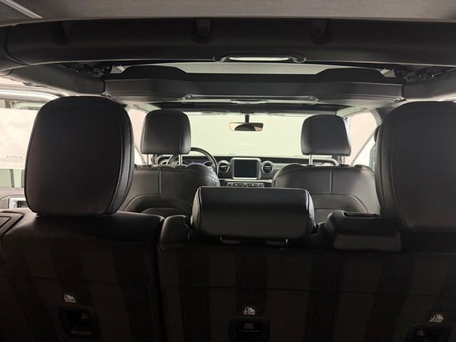 Used 2022 Jeep Wrangler Unlimited Sahara image 24