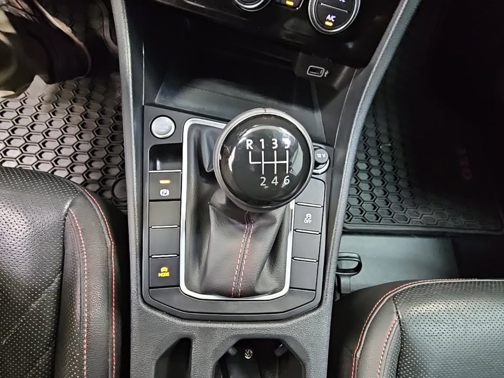 Used 2020 Volkswagen Jetta GLI Autobahn w/ GLI Autobahn Black Package image 17