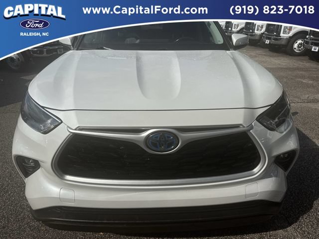 Used 2023 Toyota Highlander XLE AWD/4WD image 10