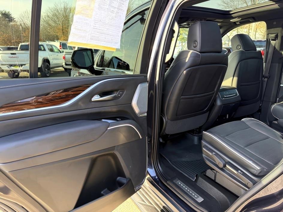 Certified 2022 Cadillac Escalade Premium Luxury w/ Performance Package image 13