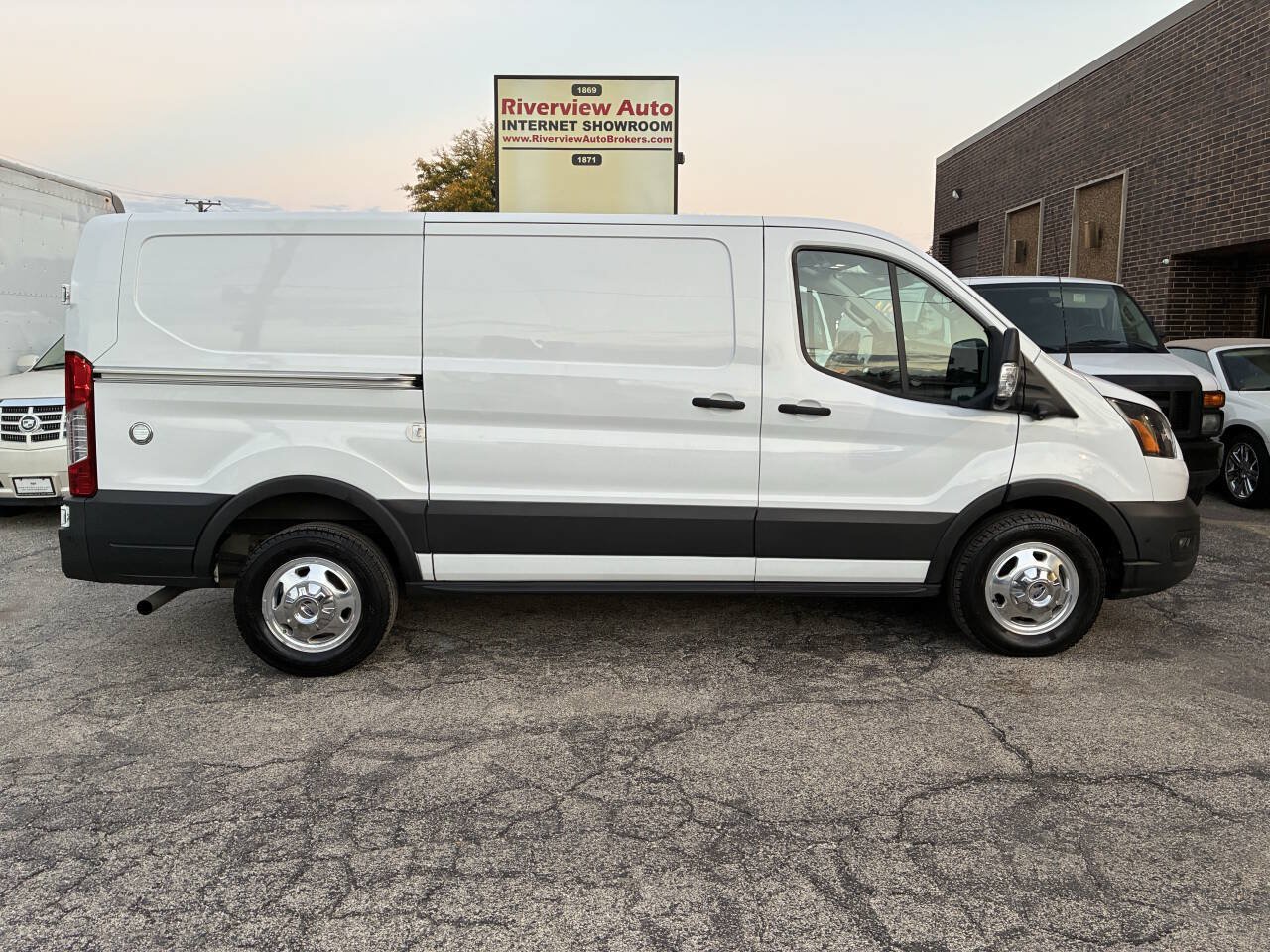 Used 2022 Ford Transit 250 Low Roof AWD image 2