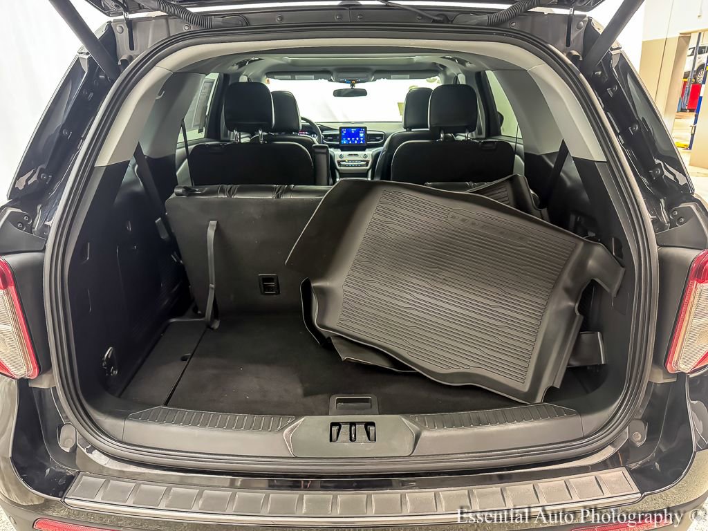 Used 2023 Ford Explorer XLT w/ Equipment Group 202A image 25