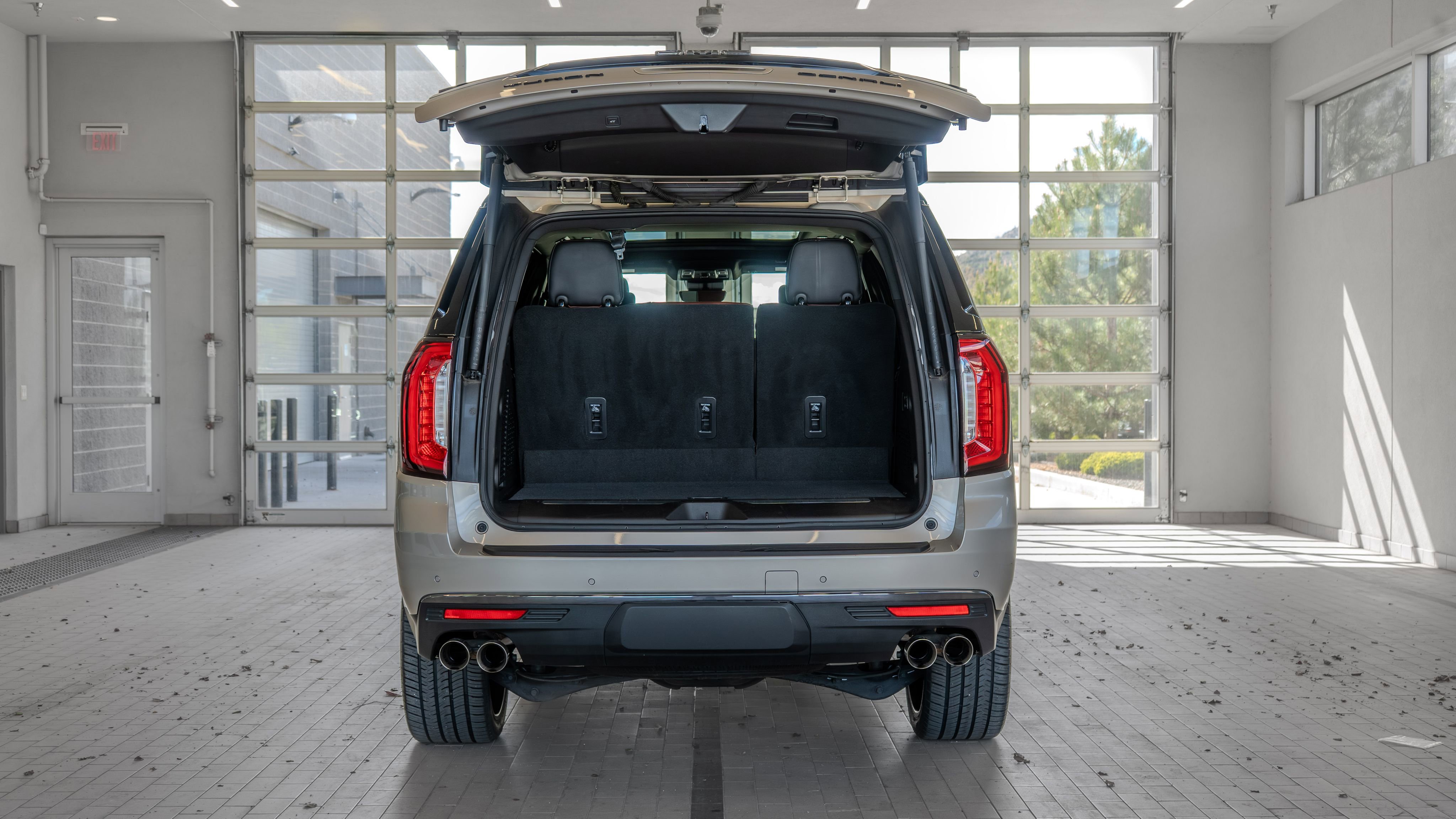 Used 2023 GMC Yukon Denali Ultimate image 16