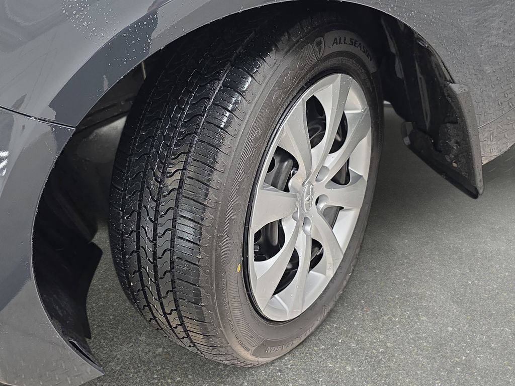 Used 2025 Toyota Corolla LE FWD image 29