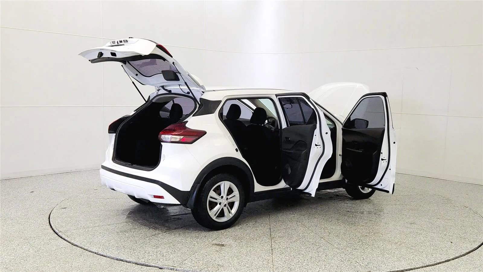 Used 2023 Nissan Kicks S FWD image 12