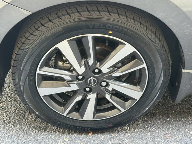 Used 2024 Nissan Versa S w/ S Plus Package FWD image 23