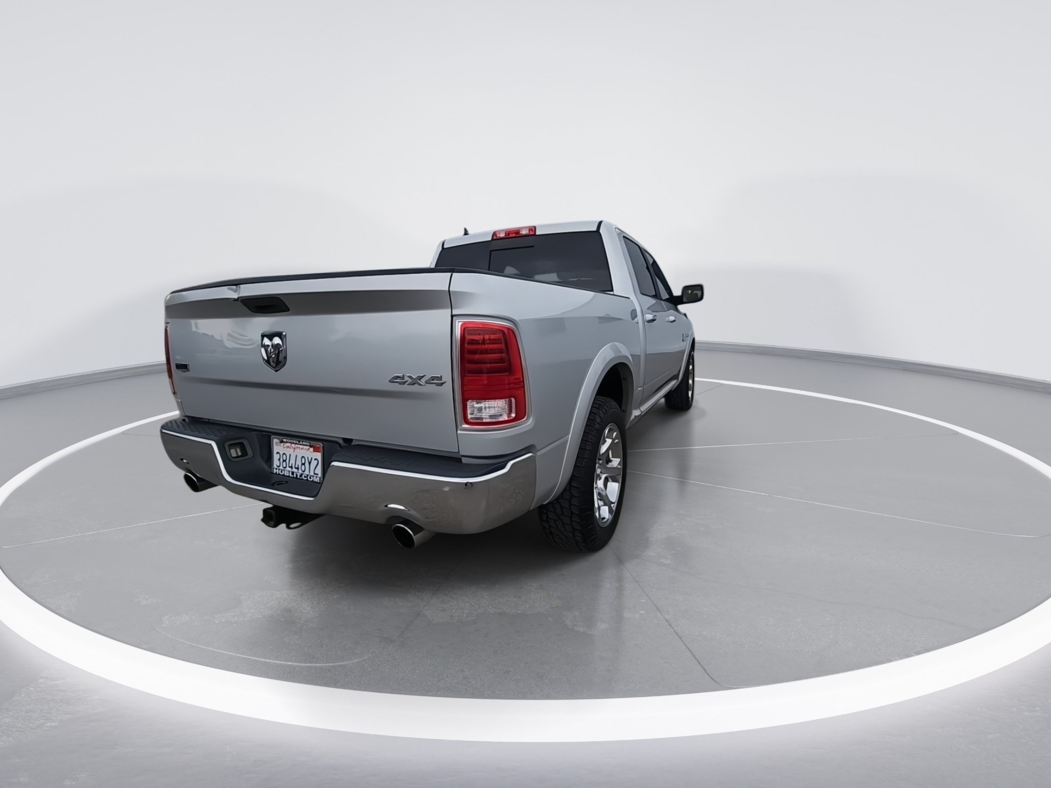 Used 2017 RAM 1500 Laramie AWD/4WD image 7