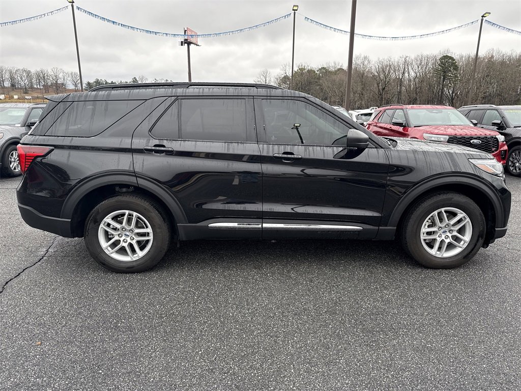 Used 2025 Ford Explorer Active image 8