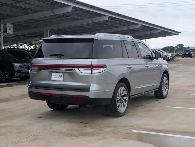 Used 2022 Lincoln Navigator Reserve image 5