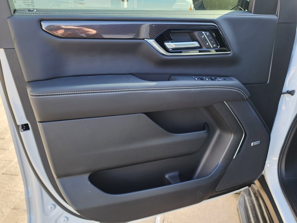 New 2026 GMC Yukon Elevation image 12