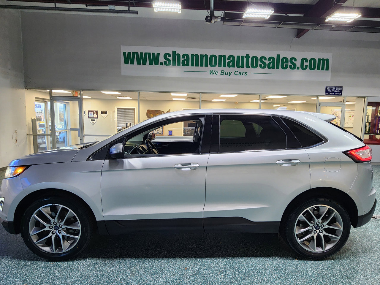 Used 2017 Ford Edge Titanium w/ Equipment Group 302A image 10