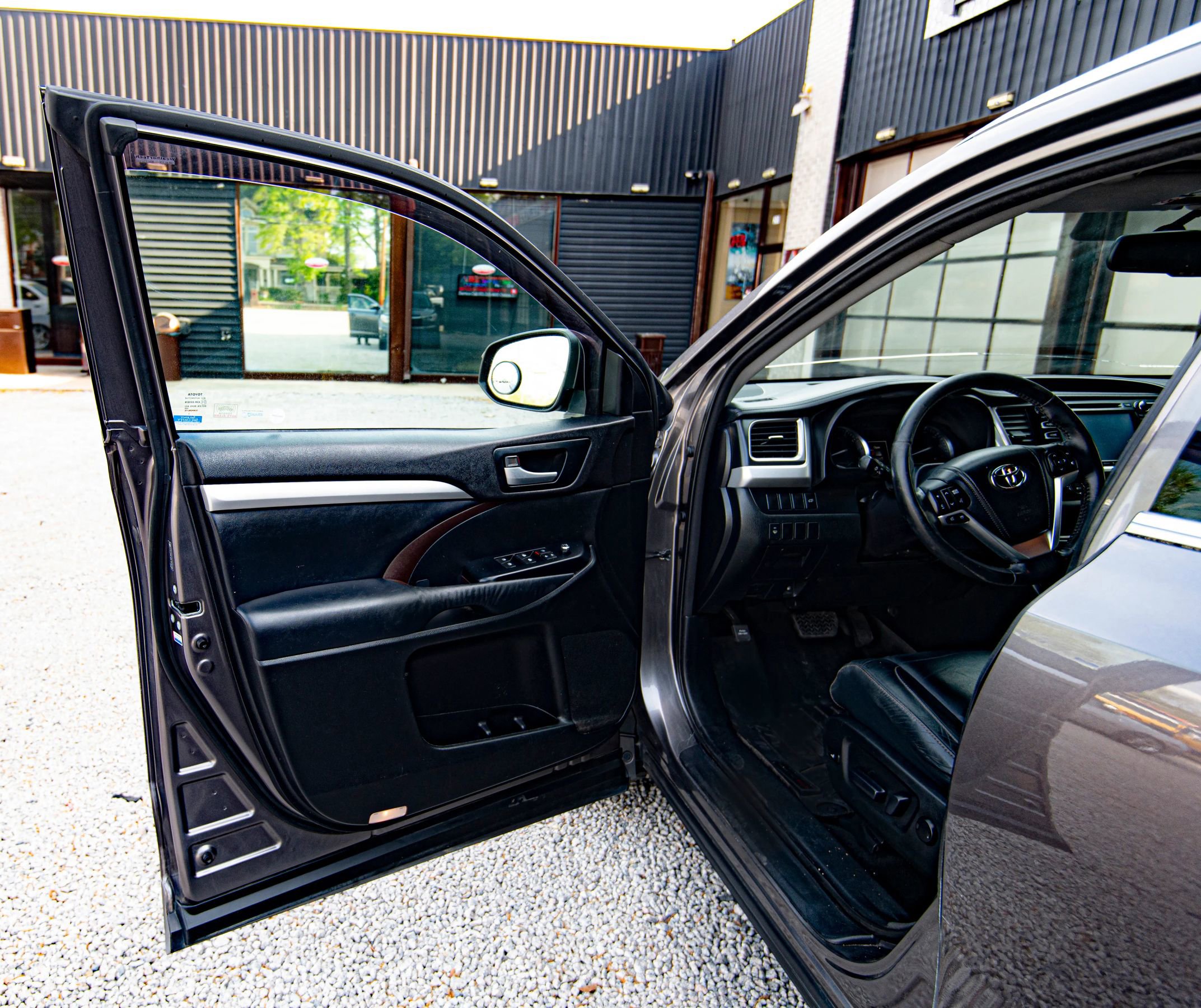 Used 2014 Toyota Highlander XLE image 26