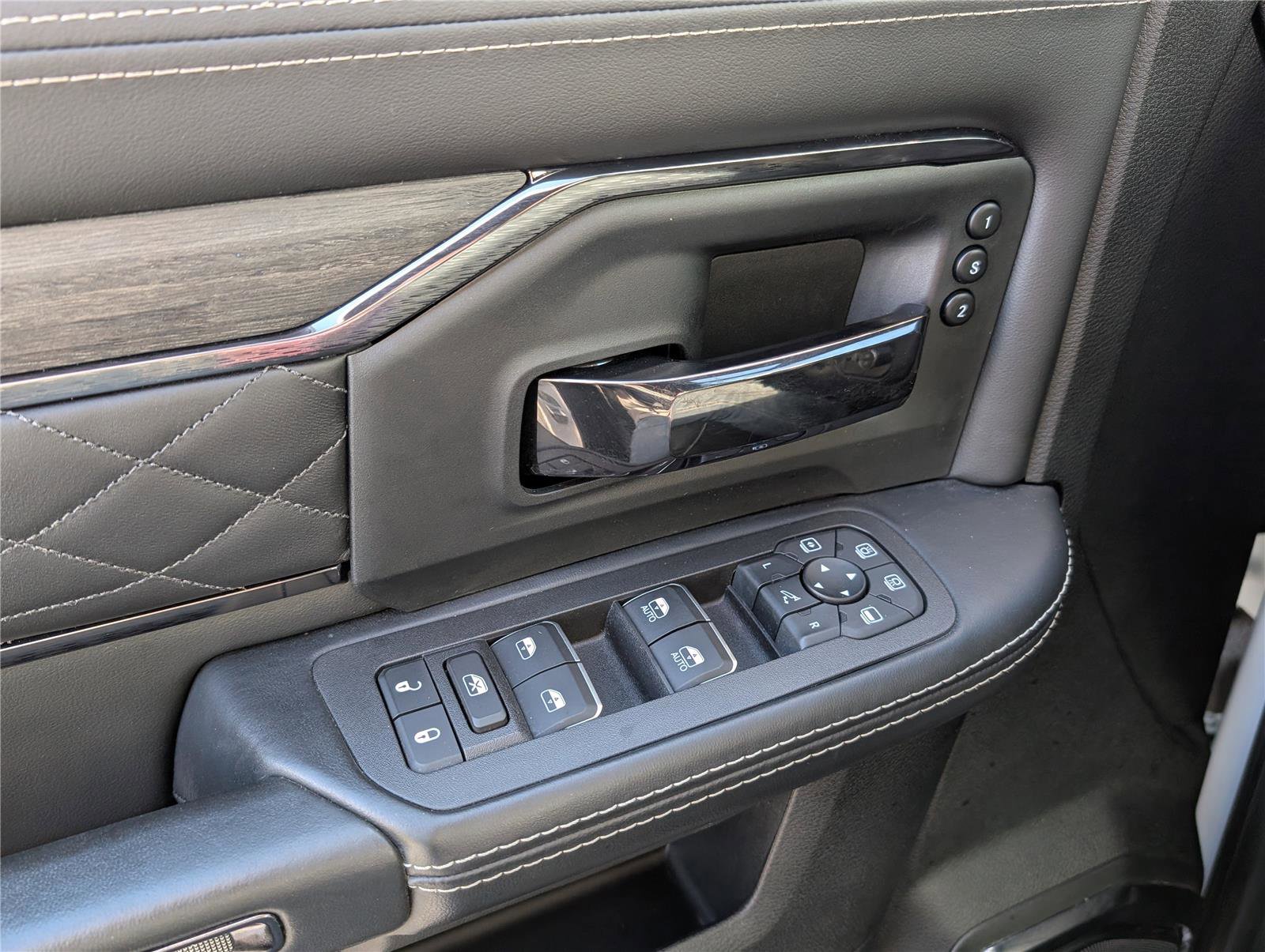 Used 2025 RAM 3500 Limited image 20