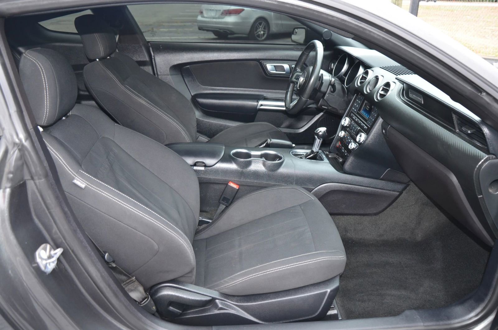 Used 2018 Ford Mustang Coupe image 29