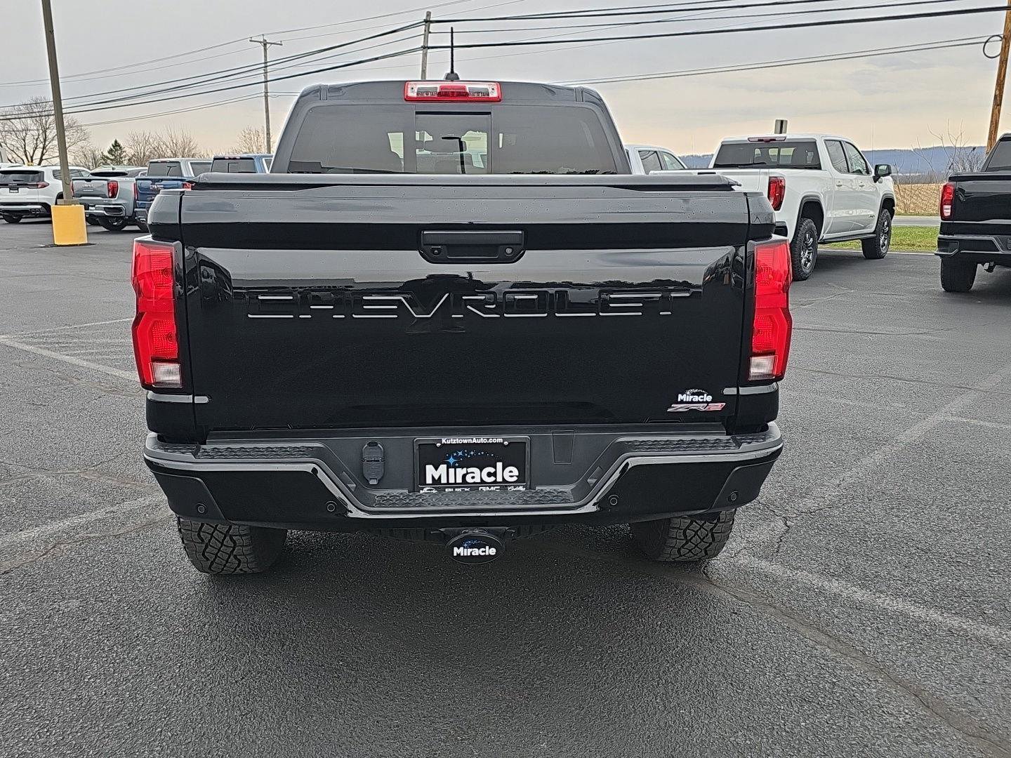 Used 2024 Chevrolet Colorado ZR2 w/ ZR2 Convenience Package III image 6