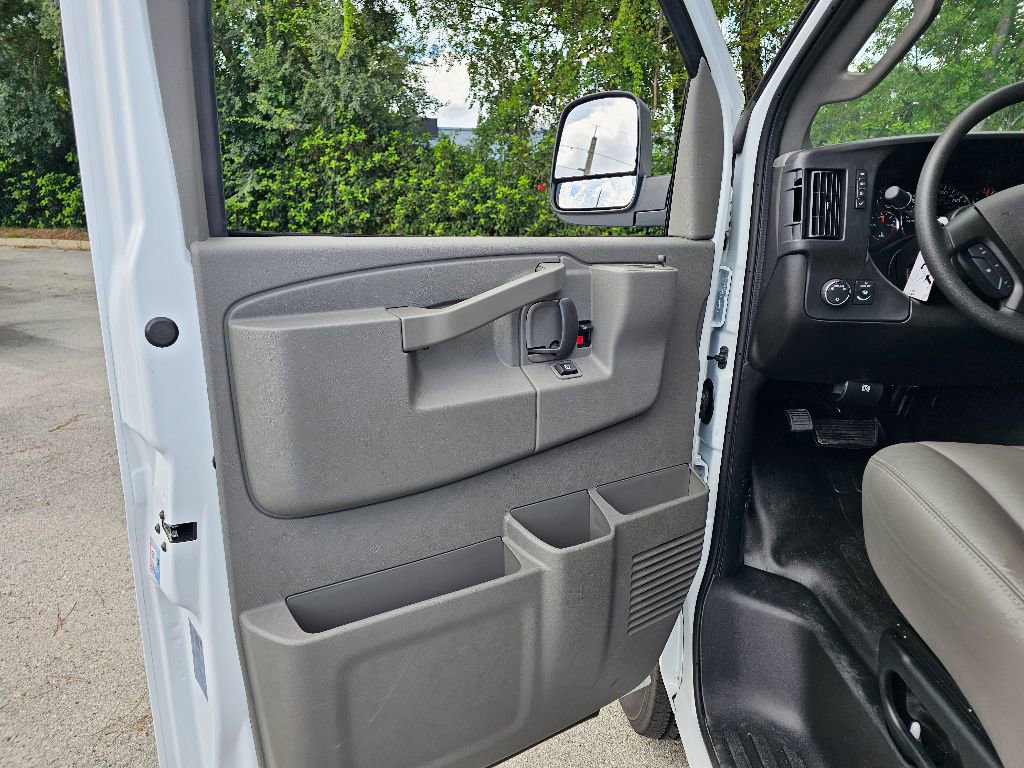 New 2025 GMC Savana 2500 Extended w/ Driver Convenience Package RWD image 26