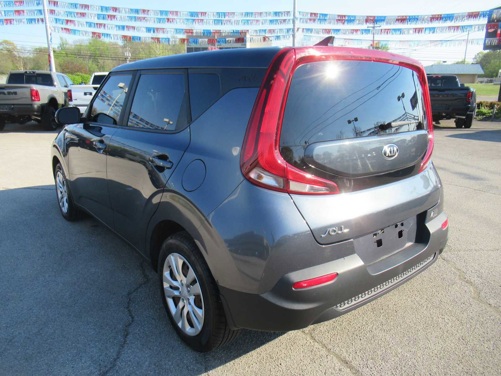 Used 2020 Kia Soul LX image 3