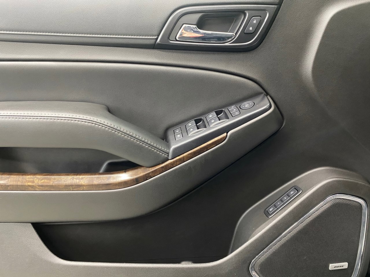 Used 2017 Chevrolet Suburban LT image 28