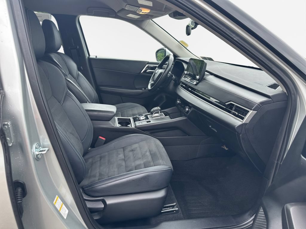 Used 2024 Mitsubishi Outlander SE AWD/4WD image 26