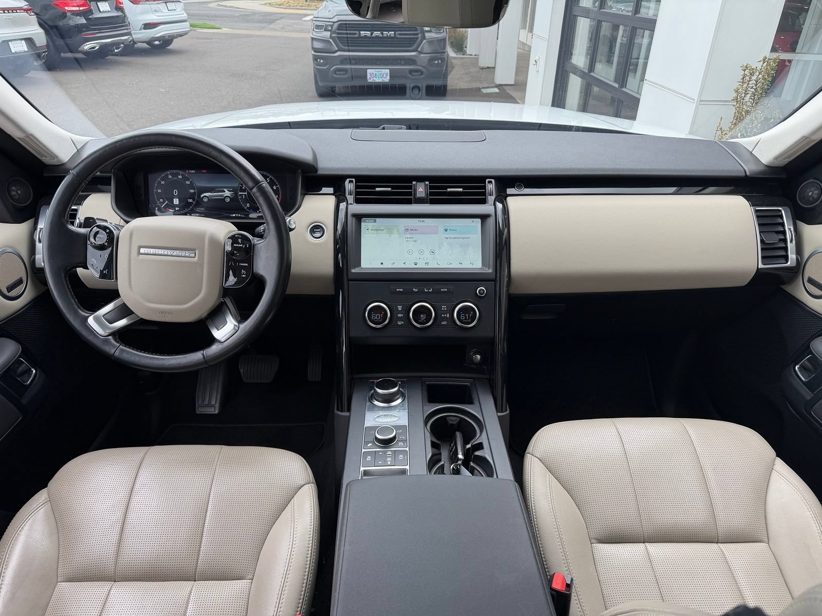 Used 2019 Land Rover Discovery SE AWD/4WD image 5