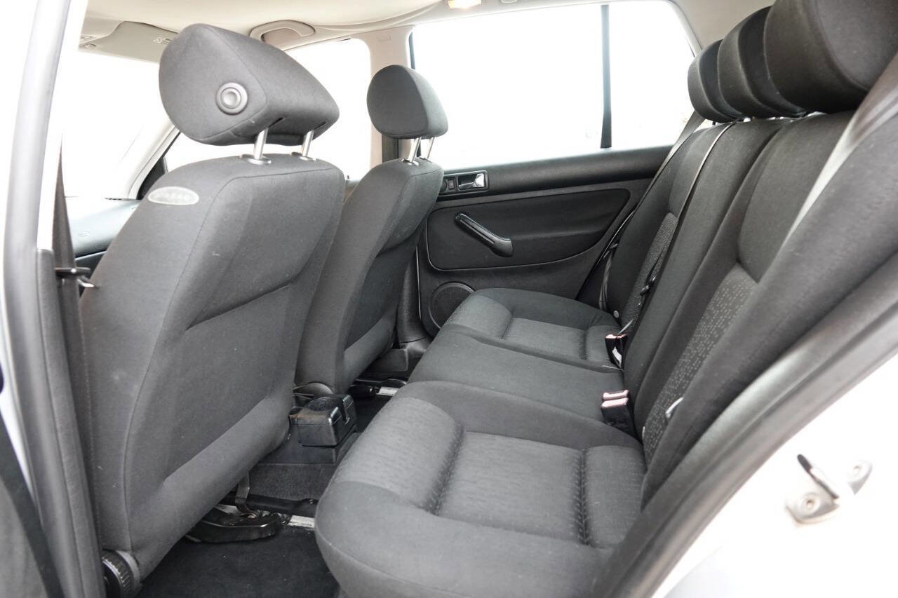 Used 2005 Volkswagen Golf GL image 43