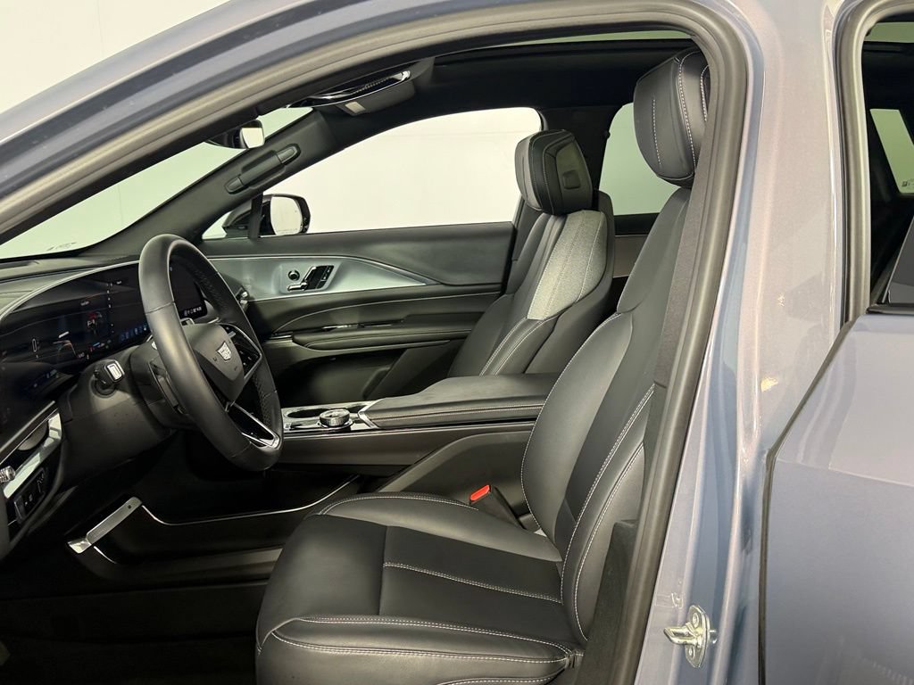 Used 2024 Cadillac Lyriq Tech RWD image 21