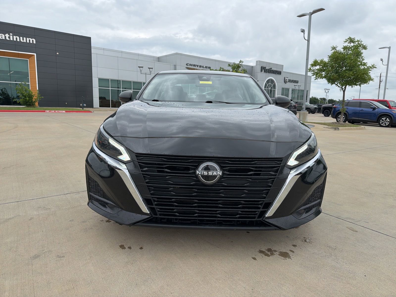 Used 2024 Nissan Altima 2.5 SV FWD image 8