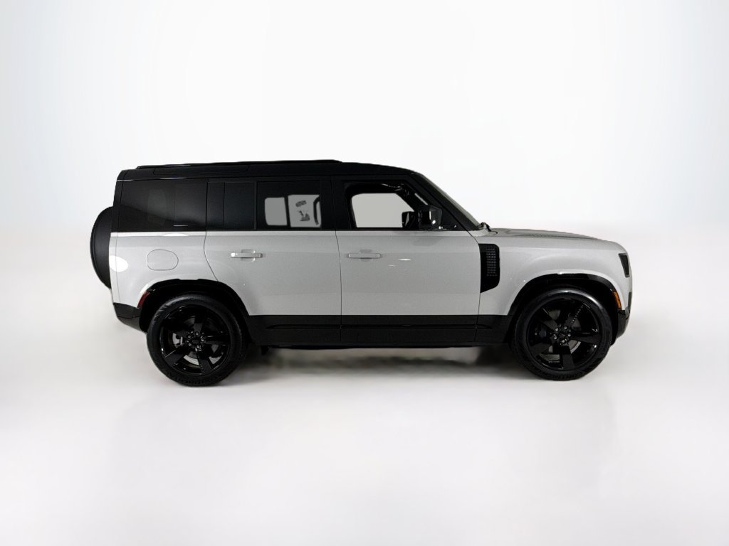 Used 2026 Land Rover Defender 110 X-Dynamic SE AWD/4WD image 6