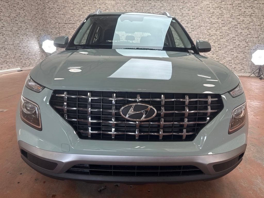 New 2026 Hyundai Venue SEL FWD image 2